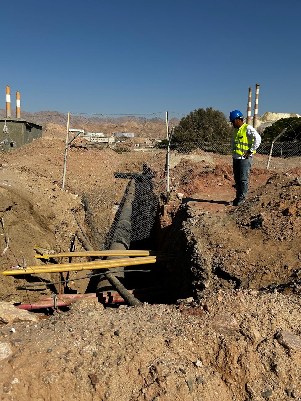 وزير المياه يطلع على سير الاعمال المساحية لمشروع الناقل الوطني