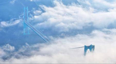 الصين تفتتح أطول جسر في العالم أمام حركة المرور