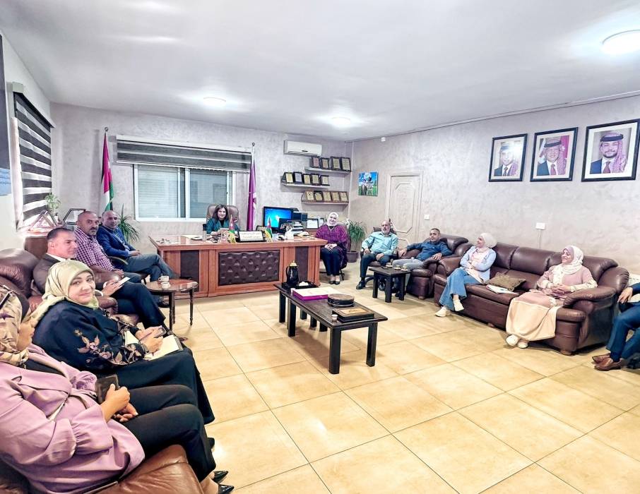 العجارمة تترأس اجتماع تشكيل لجنة تطوير المديرية