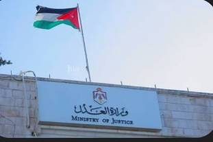 وزير العدل: إقرار تشريعات تمنح “التوقيع الإلكتروني” حجية قانونية لاعتماده تدريجيا