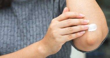 وصفات طبيعية فعّالة للتخلص من اسمرار الكوعين في وقت قصير