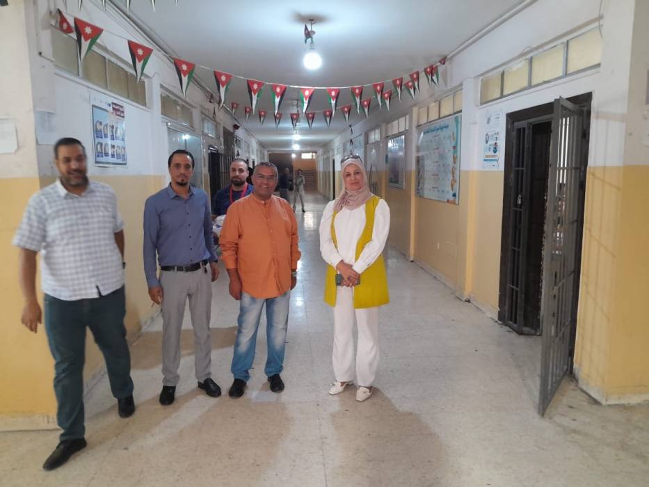 مديرة التربية والتعليم للواء القويسمة تزور المدارس لمتابعة أعمال الصيانة والاطلاع على مستوى التحصيل العلمي