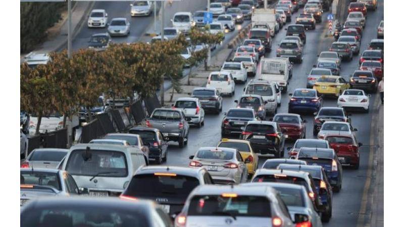 تعطل شاحنة داخل نفق صويلح يحدث ازدحاما خانقا