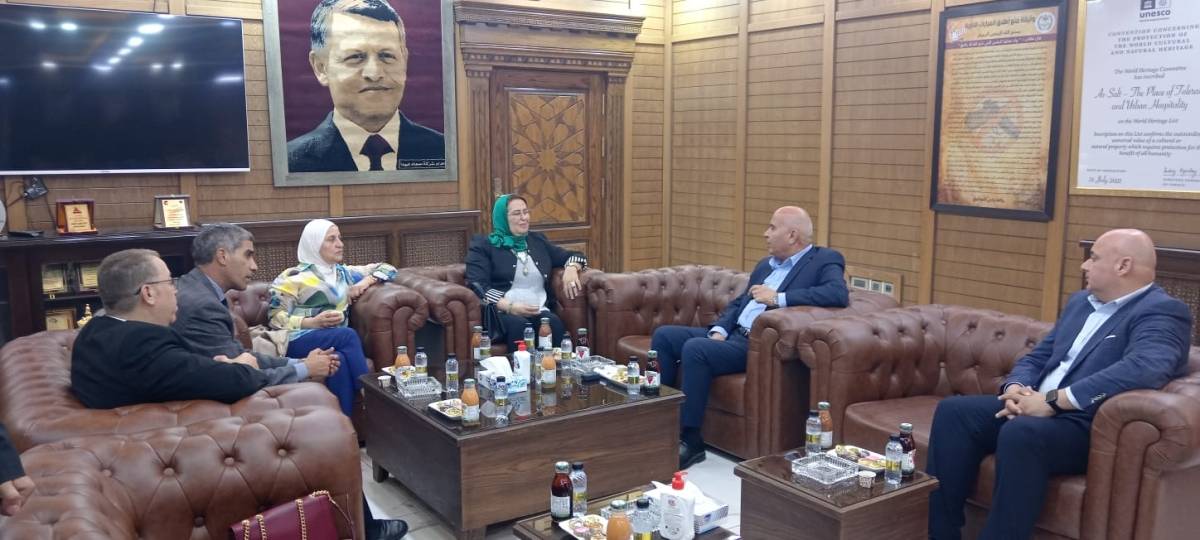 بحث إطلاق مبادرة توأمة بين مدن السلط وفاس ومكناس المغربيتين