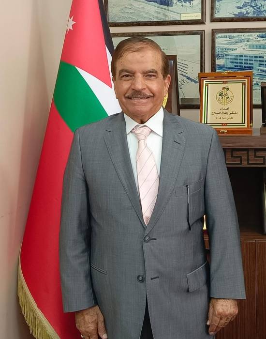 الفريق العين الطيب.. مسيرة عسكرية مشرّفة وإسهامات وطنية بارزة