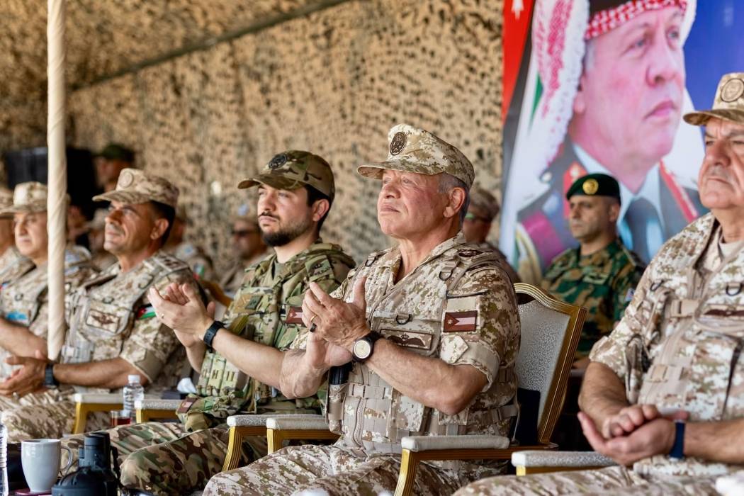 الملك وولي العهد يتابعان تمرينا ميدانيا لوحدات الدفاع الجوي الملكي