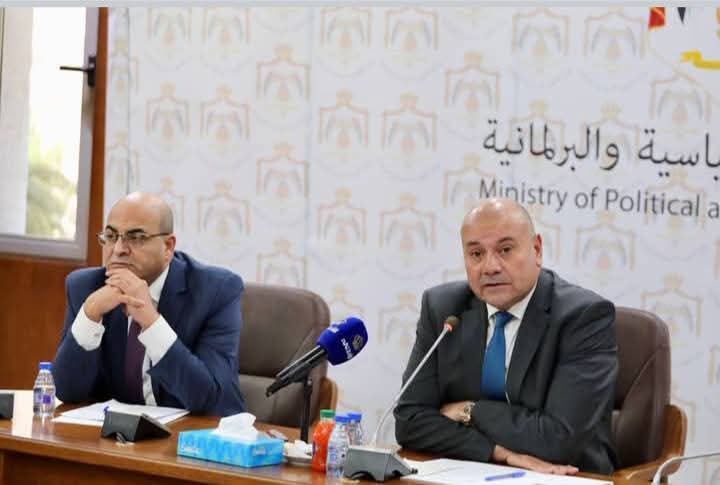 العودات يلتقي طلبة العلاقات الدولية والدراسات الاستراتيجية في الجامعة الهاشمية