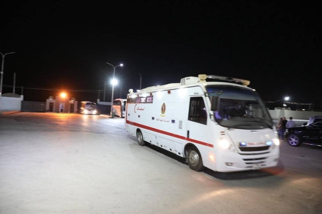 القوات المسلحة تقوم بإجلاء دفعة جديدة من أطفال غزة المرضى للعلاج في الأردن...صور