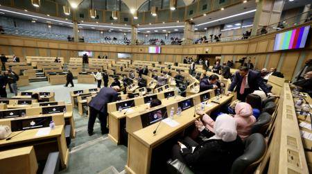 124 حزبيا في مجلس النواب .. 9 تتجه إلى الدمج وحزبان ينظر القضاء بحلهما