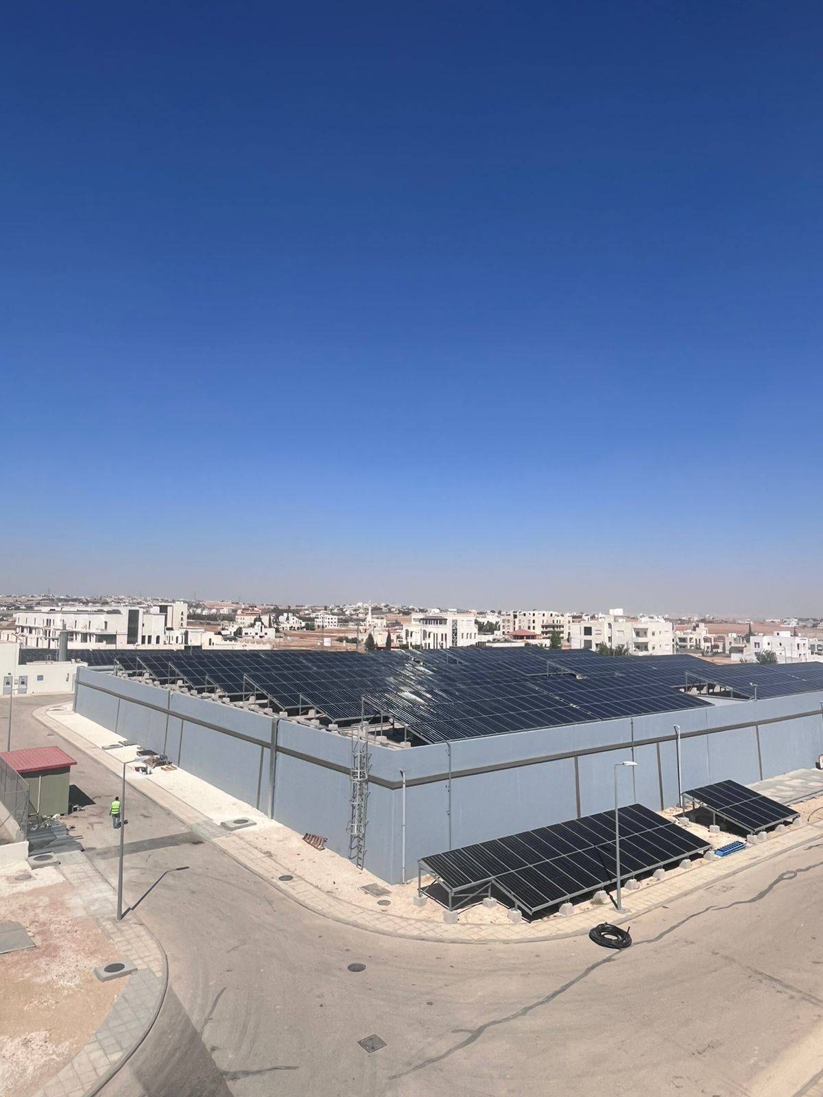 المياه : تشغيل مشروع طاقة شمسية كهروضوئية بقدرة 2 ميغاواط لمشروع مياه الديسي