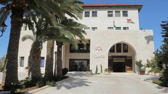 الحكومة: تركيز على المشاريع الكبرى ونمو الاقتصاد يدلل على صلابته