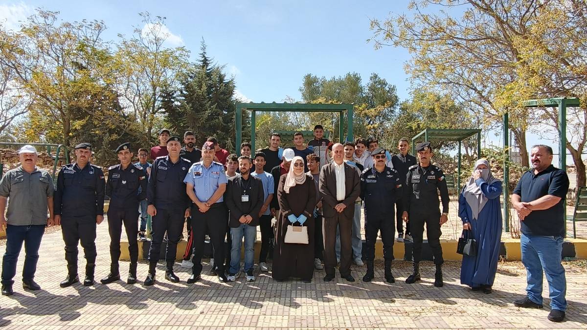 مديرية تربية المزار الشمالي تواصل مشاركتها في حملة النظافة الوطنية