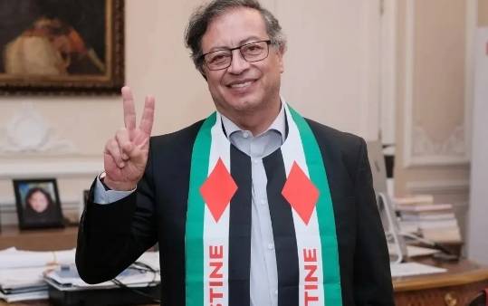 الرئيس الكولومبي : ترمب شريك بجريمة الإبادة الجماعية في غزة