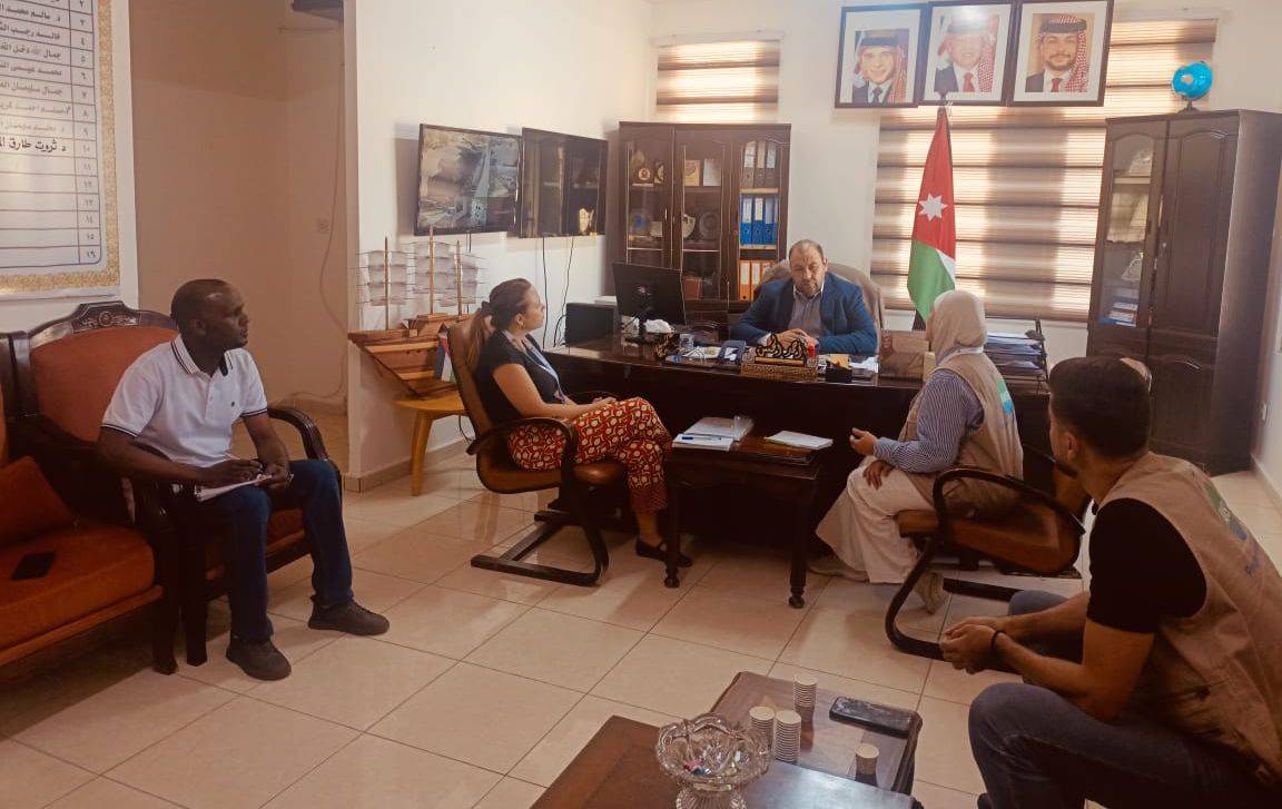 بحث التعاون بين شباب العقبة وجمعية المتطوعين للخدمة الدولية