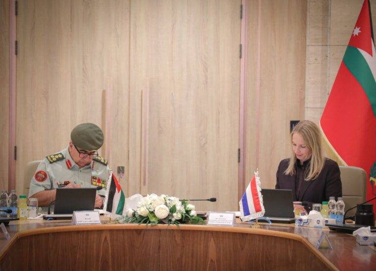 توقيع اتفاقية تعاون بين القوات المسلحة الأردنية والهولندية