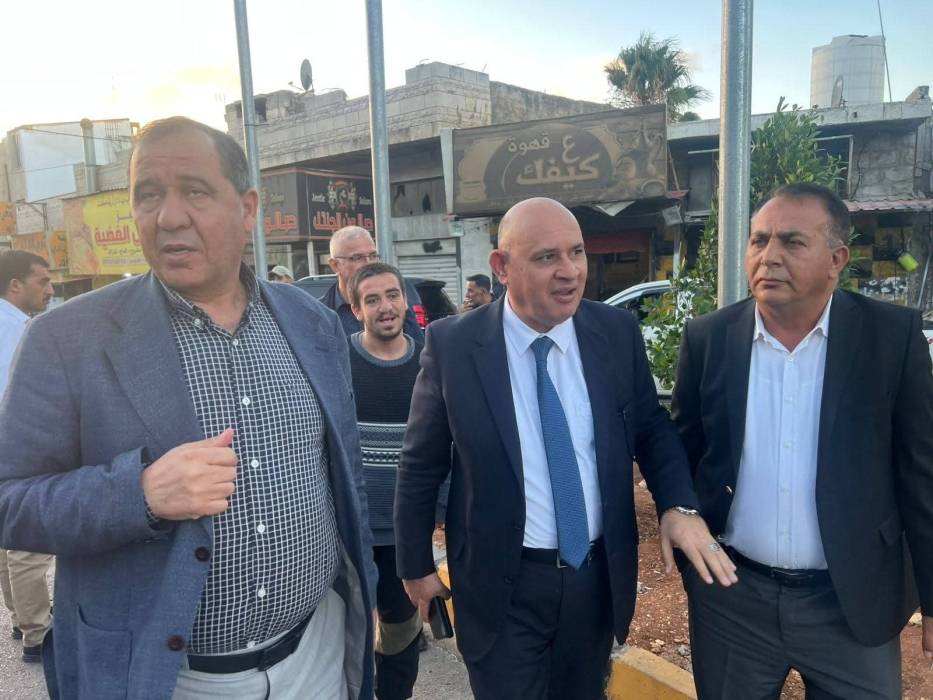 خريسات وبني ياسين يتابعان الواقع الخدمي في منطقة سوف