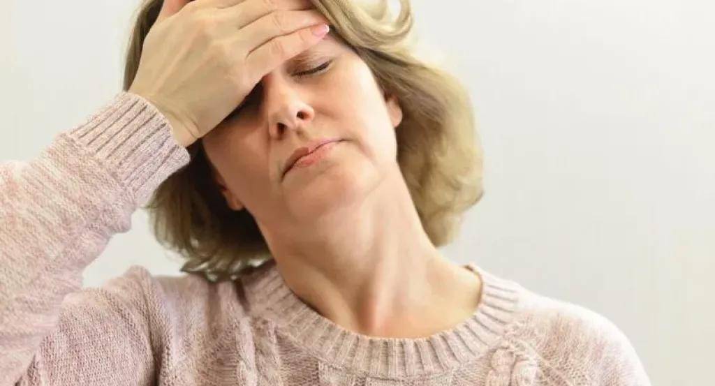 دراسة جديدة تكشف.. انقطاع الطمث لا يزيد من خطر تفاقم مرض التصلب المتعدد لدى النساء