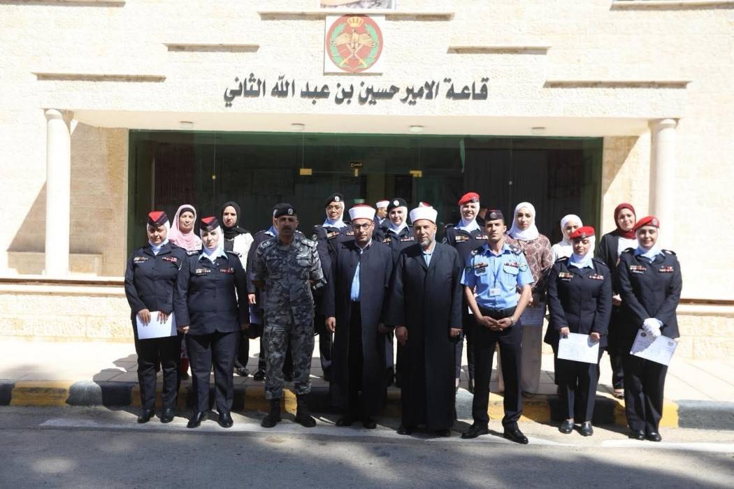 تخريج دورات تخصصية في ادارة الافتاء والارشاد الديني...صور