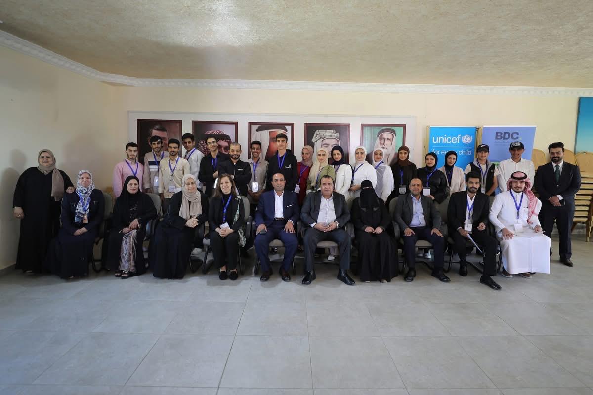 مركز تطوير الأعمال يختتم تدريباً في ريادة الأعمال والتمكين الاقتصادي بدعم من  اليونيسف للشباب في لواء الموقر