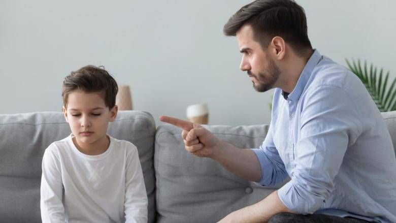 مخاطر مقارنة الأبناء بالآخرين على صحتهم النفسية والعاطفية