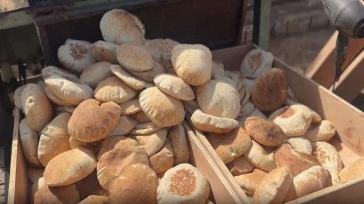 المخبز الأردني يكثف عمله في وسط غزة