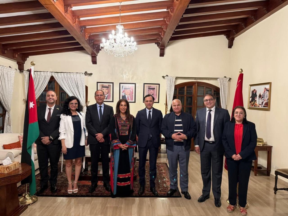 السفيرة غنيمات تستقبل وزيري العمل الأردني والمغربي