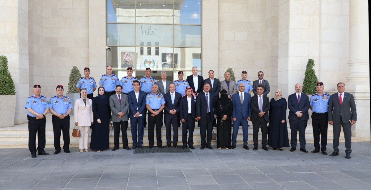 مدير الأمن العام يلتقي كتلة حزب الميثاق الوطني النيابية