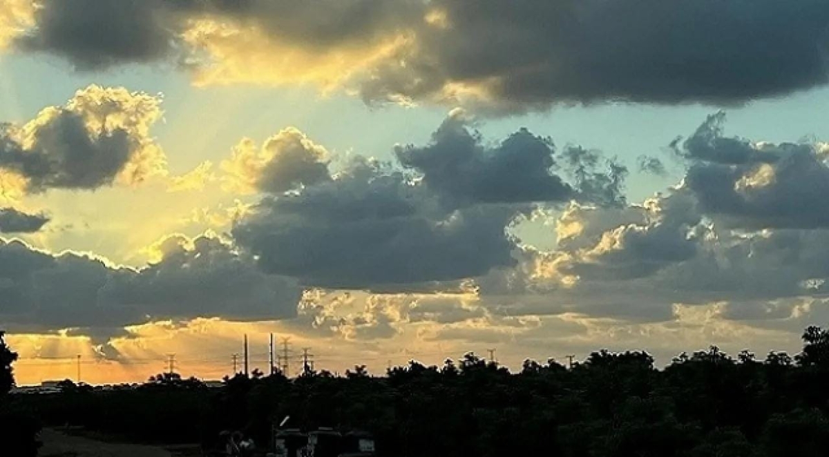 كتلة خريفية تقترب من الاردن .. وأجواء تستدعي ارتداء ملابس أكثر دفئاً ليلاً