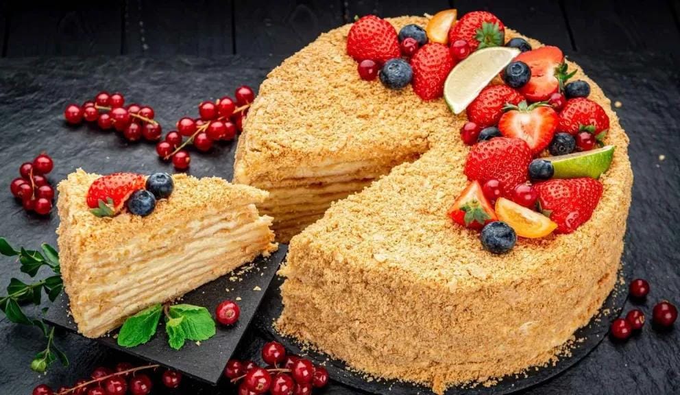 طريقة عمل كيكة نابليون الفرنسية.. حلوى فاخرة بطعم لا يُقاوم