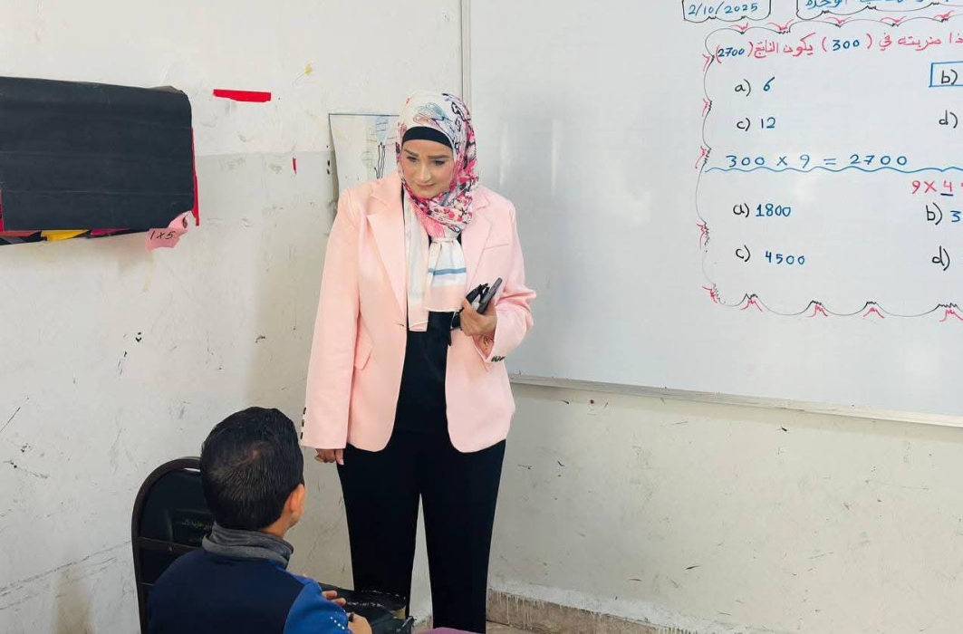 السواريس تواصل متابعة سير العمل في مدرسة زيد بن حارثة الأساسية للبنين.