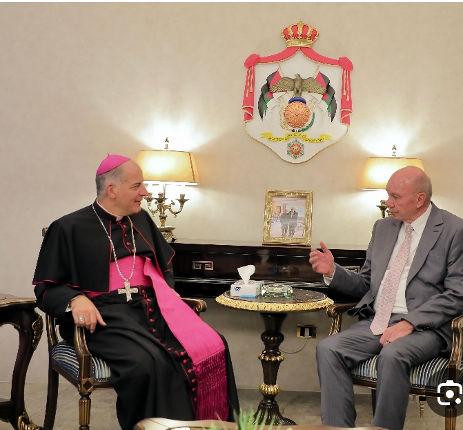 رئيس مجلس الأعيان يلتقي سفيري الفاتيكان والتشيك