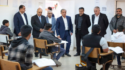 رئيس الوزراء يزور مدرسة الشوبك الزراعية ضمن جولة ميدانية تفقدية