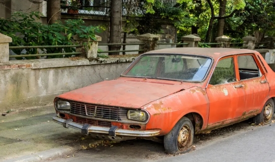 أمانة عمان تعفي أصحاب المركبات المهجورة من الغرامات حتى نهاية 2025