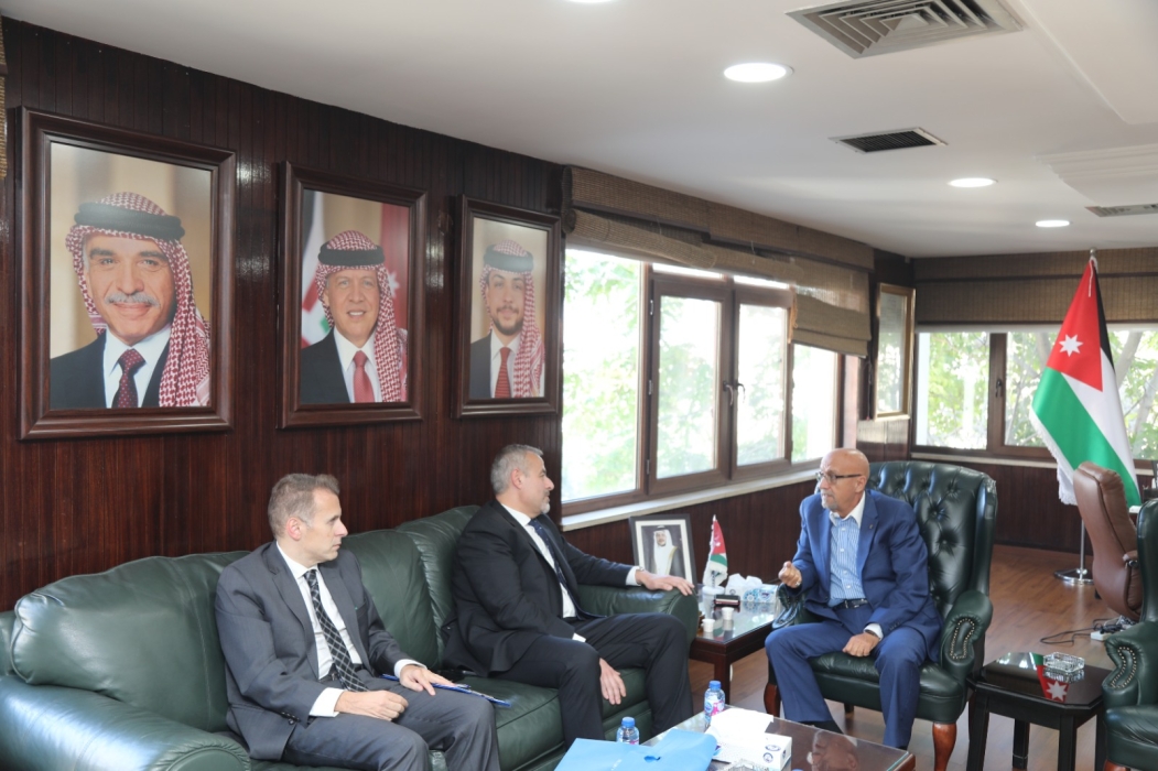 وزير المياه والري يستقبل السفير المصري لدى الأردن