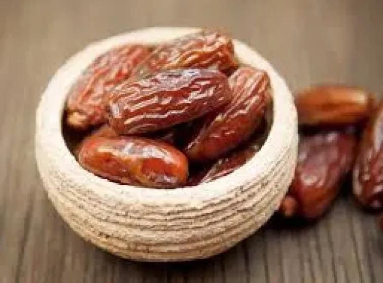 فوائد البلح الصحية المتنوعة