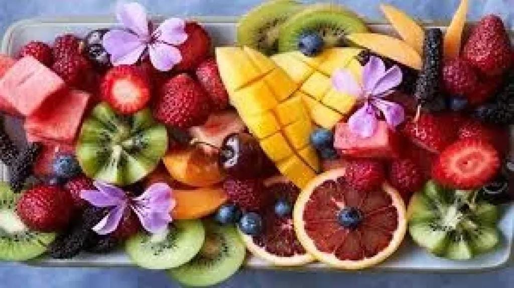 أخصائية تغذية أميركية تكشف: فواكه طبيعية تُعزّز النوم العميق وتناغم الساعة البيولوجية