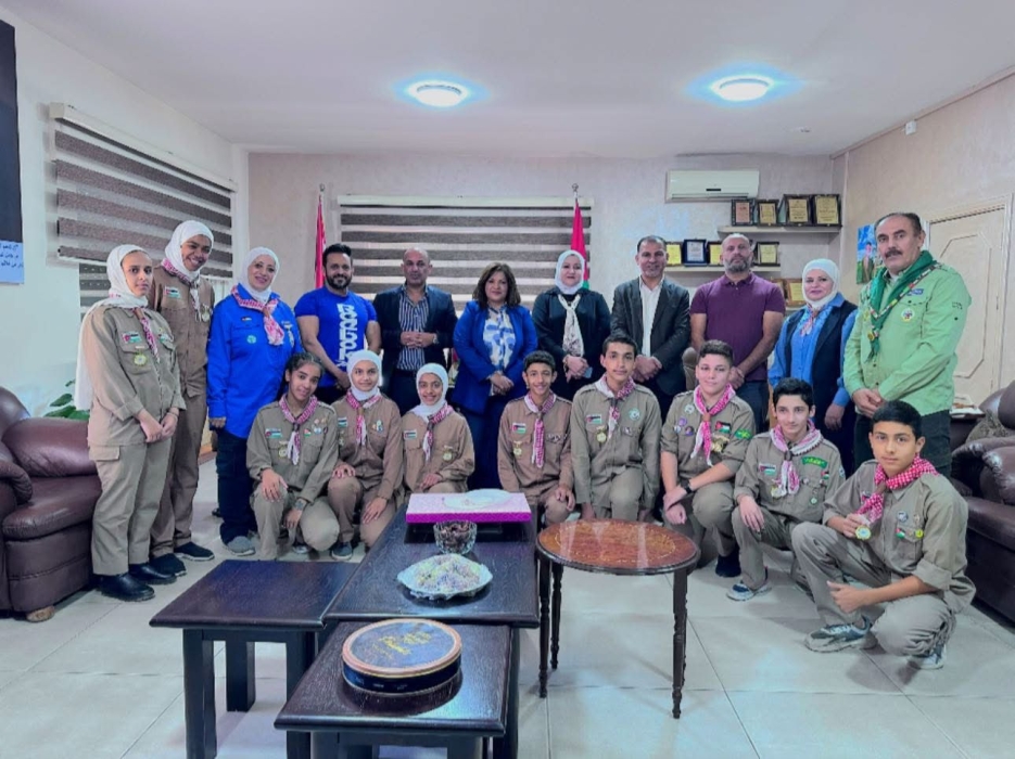 العجارمة تكرم الكشافة والمرشدات لحصولهم على وسام التميز