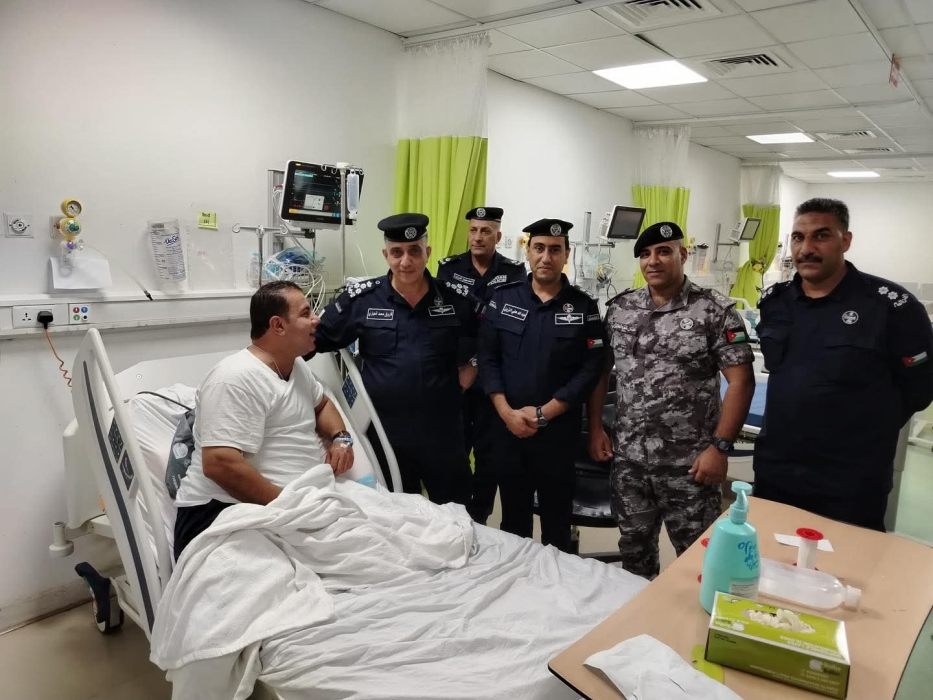 مدير شرطة غرب إربد يزور الرائد الوشاح