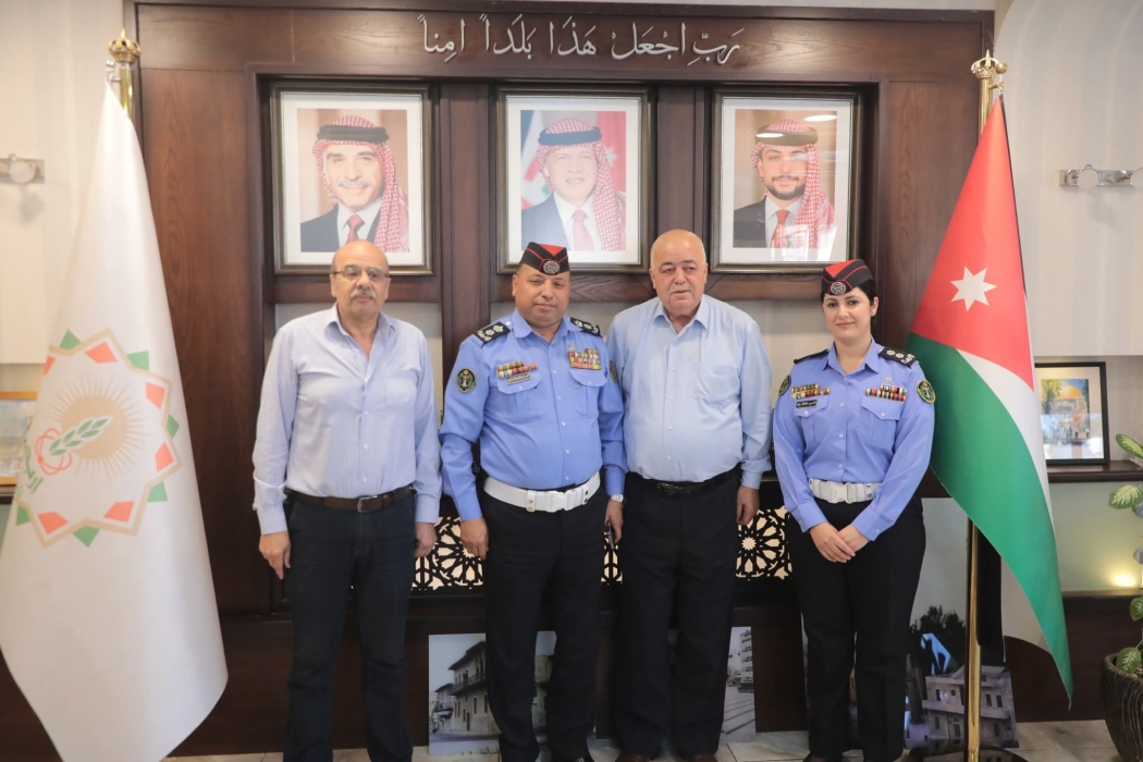 بلدية اربد وقسم السير يبحثان سبل تعزيز انسيابية الحركة المرورية في المدينة