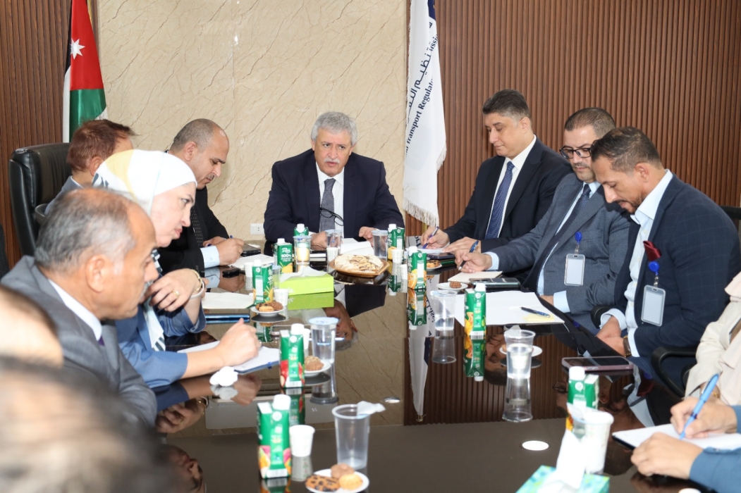 القطامين يؤكد أهمية تحسين إجراءات النقل وتعزيز التحول الرقمي