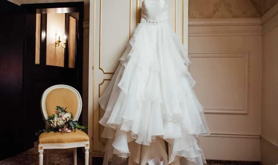 تفسير حلم ضياع فستان الزفاف.. دلالات ومؤشرات هامة