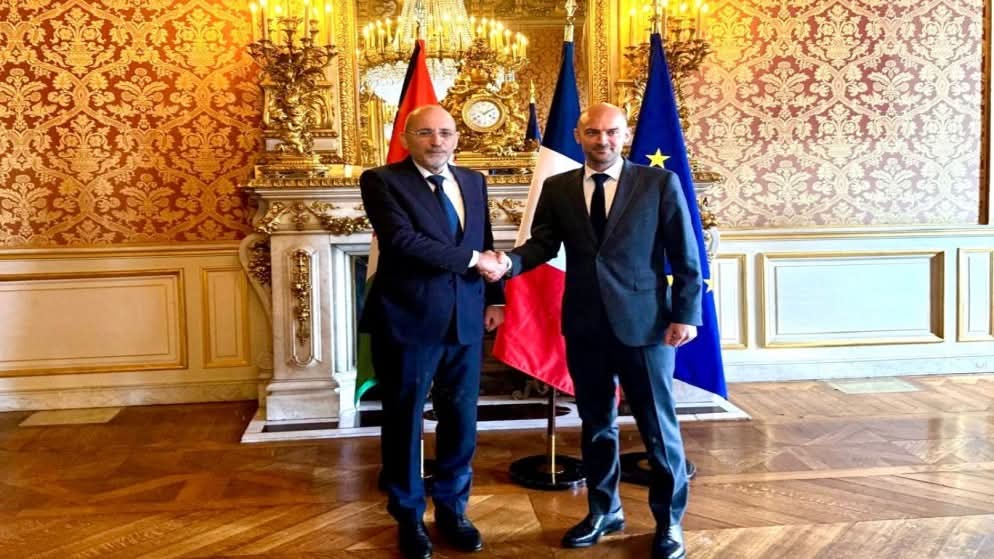 الصفدي يلتقي مع نظيره الفرنسي في باريس