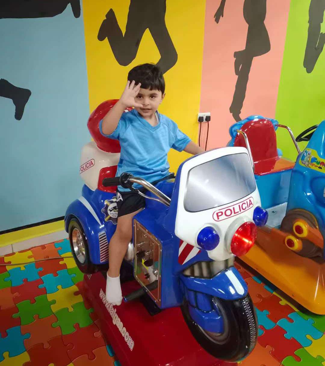 مع إطفاء شمعة عيد ميلادك الثالثة ...عيد ميلاد سعيد وسام