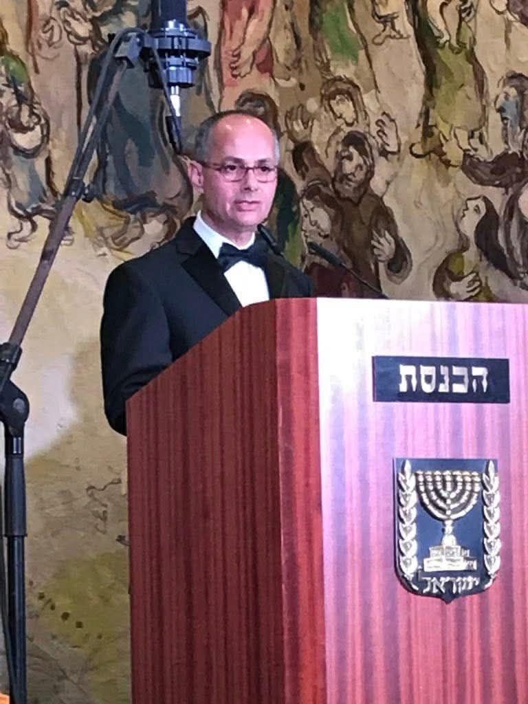 عمر ياغي... من قاعة الكنيست إلى جائزة نوبل: مجدٌ أم تطبيع؟