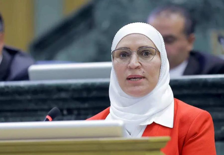 النائب الجراح تهاجم وزيري الطاقة والأشغال: يتنصلان من مسؤولية طريق البترول .. والأرواح تُزهق بلا حساب (استمع)