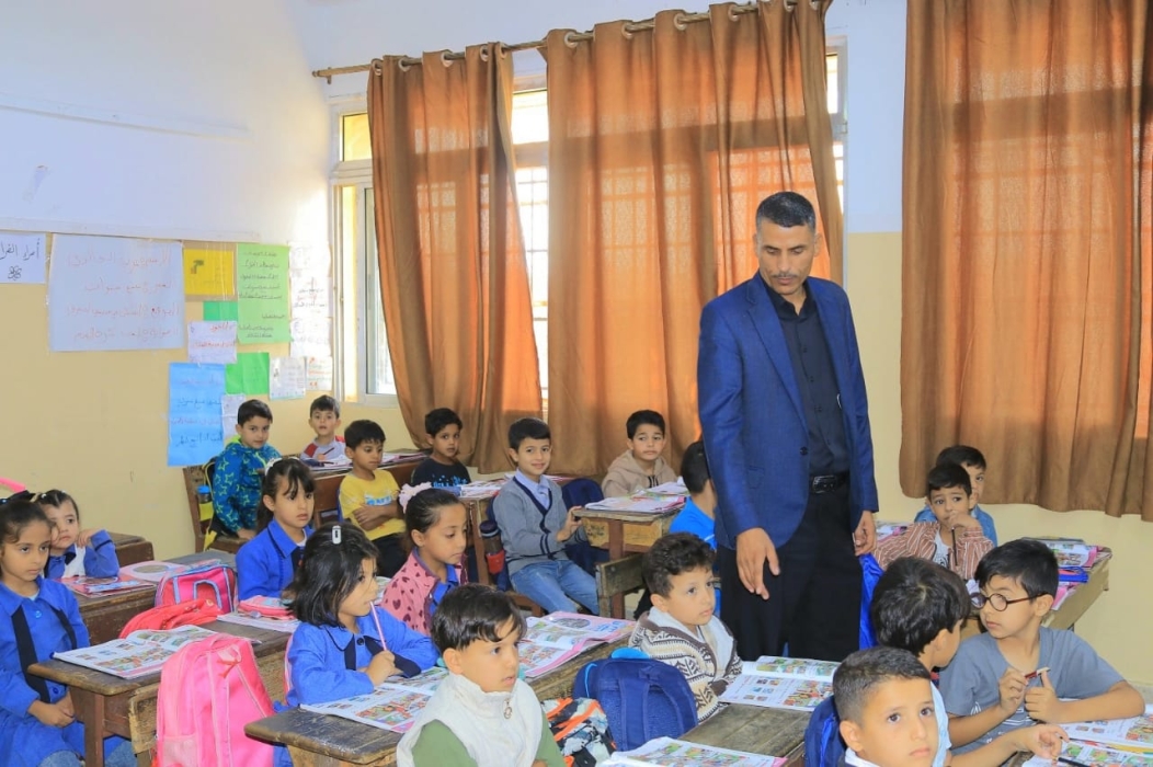 المساعيد يواصل جولاته التفقدية لمدارس البادية الشمالية الغربية