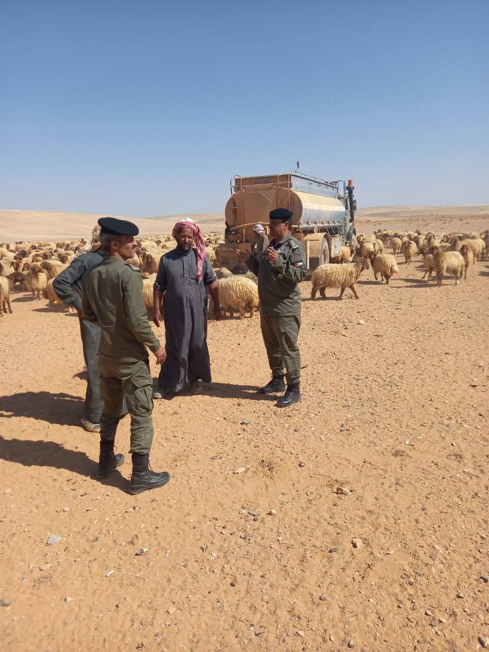 مرتبات الباديـة الجنوبيـة تنفذ حملـة توعويـة مع اقتراب فصل الشتاء ...صور