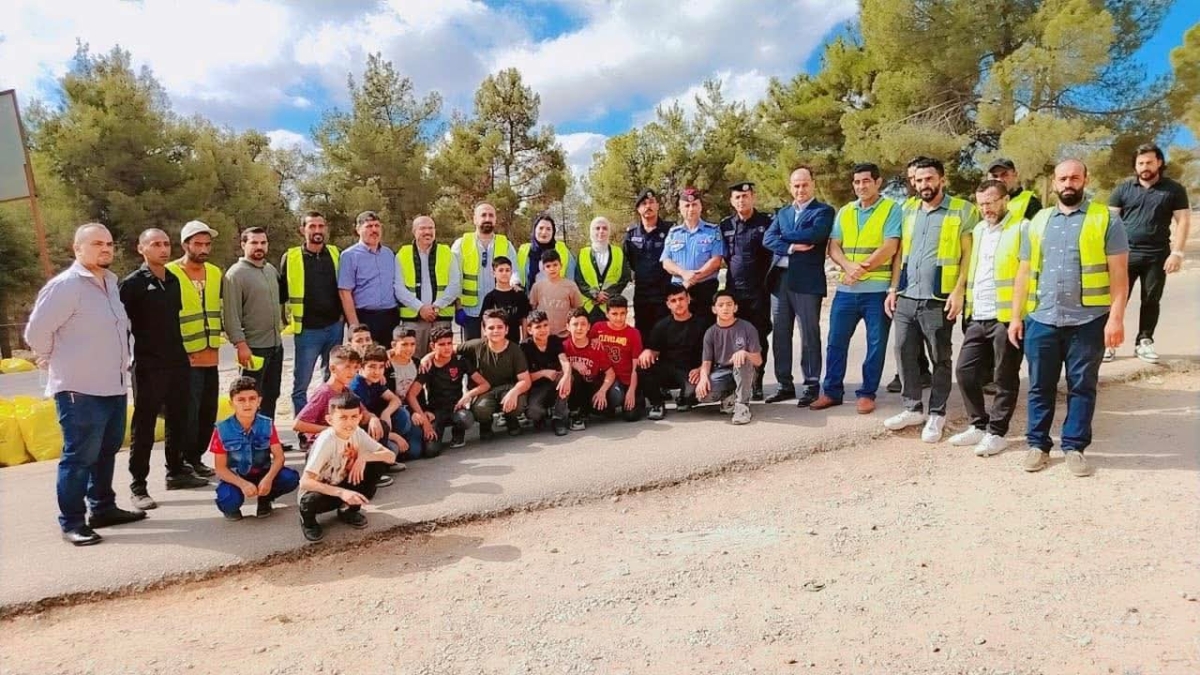 بلدية النسيم تنفذ حملة نظافة شاملة في منطقة ثغرة عصفور...صور