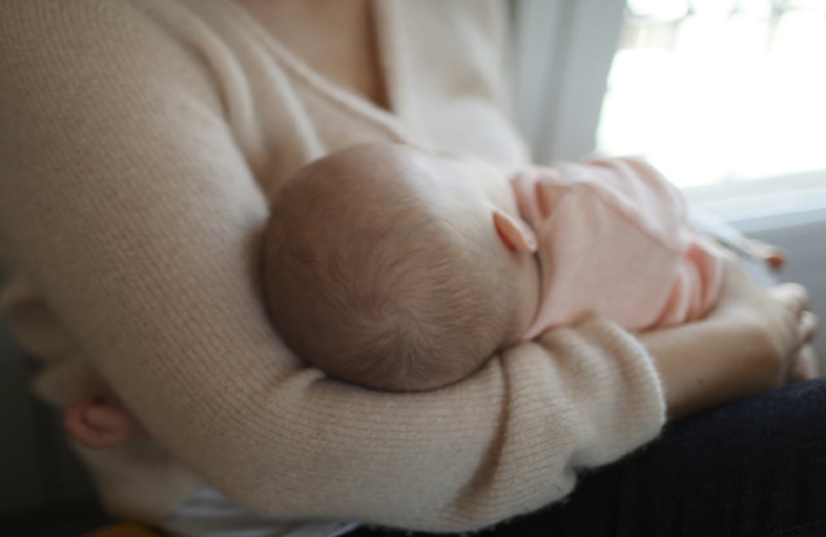 دراسة: دهون في حليب الأم تقوي المناعة وتحمي من الأمراض المزمنة