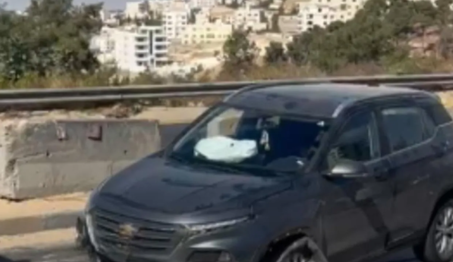 إصابتان بحادث تصادم بين مركبة صغيرة وقلاب في ناعور